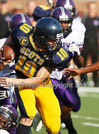 Thumbnail 2 in Everman vs. Highland Park (Tom Landry Classic) photogallery.