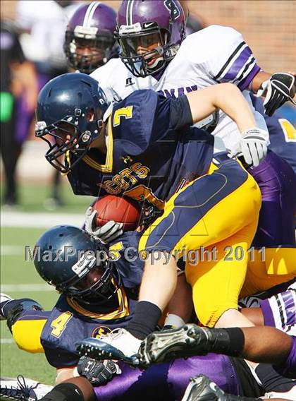 Thumbnail 3 in Everman vs. Highland Park (Tom Landry Classic) photogallery.