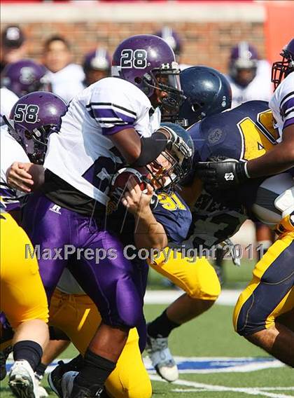 Thumbnail 3 in Everman vs. Highland Park (Tom Landry Classic) photogallery.