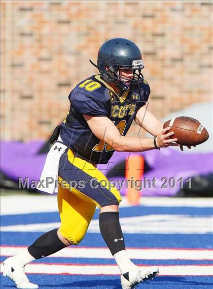 Thumbnail 2 in Everman vs. Highland Park (Tom Landry Classic) photogallery.