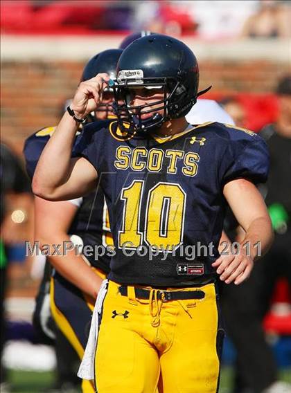 Thumbnail 2 in Everman vs. Highland Park (Tom Landry Classic) photogallery.