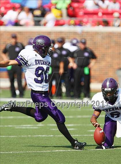 Thumbnail 3 in Everman vs. Highland Park (Tom Landry Classic) photogallery.