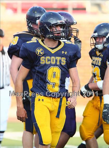 Thumbnail 1 in Everman vs. Highland Park (Tom Landry Classic) photogallery.