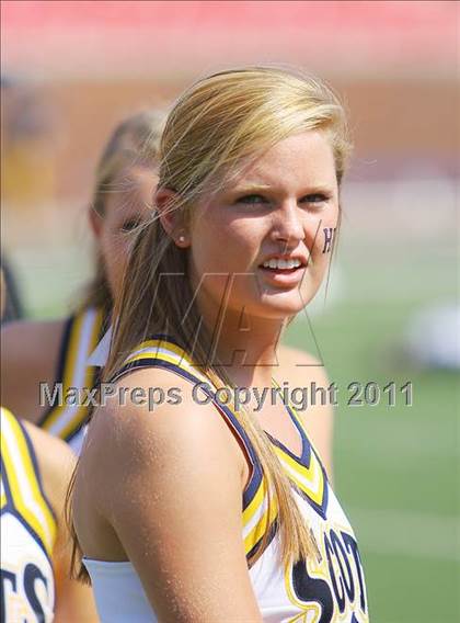 Thumbnail 1 in Everman vs. Highland Park (Tom Landry Classic) photogallery.