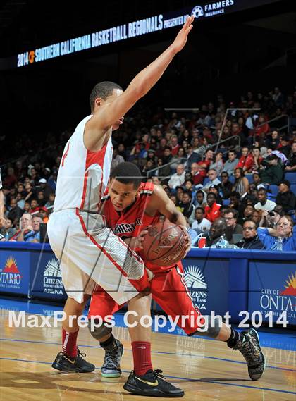 Thumbnail 3 in Westchester vs. Mater Dei (CIF Open Divsiion Southern Regional Final) photogallery.