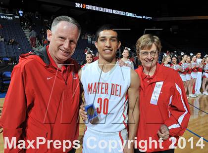 Thumbnail 1 in Westchester vs. Mater Dei (CIF Open Divsiion Southern Regional Final) photogallery.