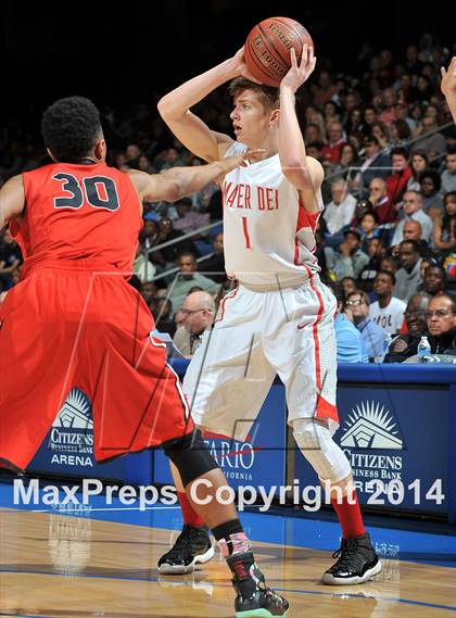 Thumbnail 3 in Westchester vs. Mater Dei (CIF Open Divsiion Southern Regional Final) photogallery.