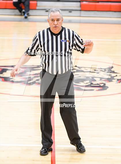 Thumbnail 2 in Sunrise Mountain vs. Mountain Pointe (PUHSD Coyote Classic) photogallery.