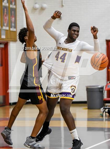 Thumbnail 3 in Sunrise Mountain vs. Mountain Pointe (PUHSD Coyote Classic) photogallery.