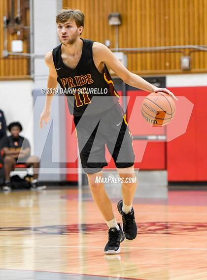 Thumbnail 1 in Sunrise Mountain vs. Mountain Pointe (PUHSD Coyote Classic) photogallery.