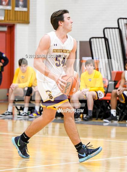 Thumbnail 2 in Sunrise Mountain vs. Mountain Pointe (PUHSD Coyote Classic) photogallery.