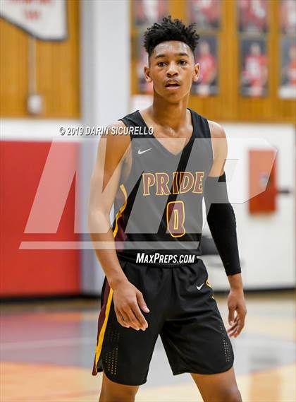 Thumbnail 1 in Sunrise Mountain vs. Mountain Pointe (PUHSD Coyote Classic) photogallery.