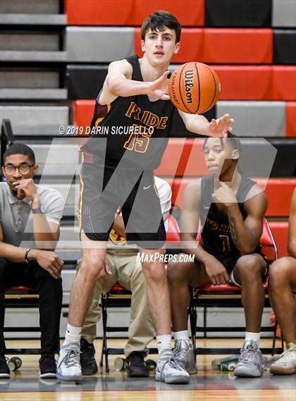 Thumbnail 1 in Sunrise Mountain vs. Mountain Pointe (PUHSD Coyote Classic) photogallery.