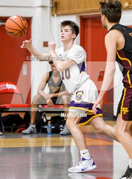 Thumbnail 3 in Sunrise Mountain vs. Mountain Pointe (PUHSD Coyote Classic) photogallery.