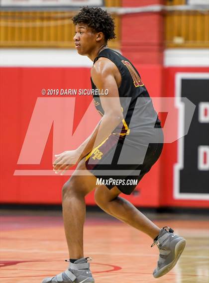 Thumbnail 1 in Sunrise Mountain vs. Mountain Pointe (PUHSD Coyote Classic) photogallery.