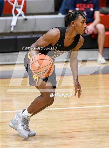 Thumbnail 3 in Sunrise Mountain vs. Mountain Pointe (PUHSD Coyote Classic) photogallery.