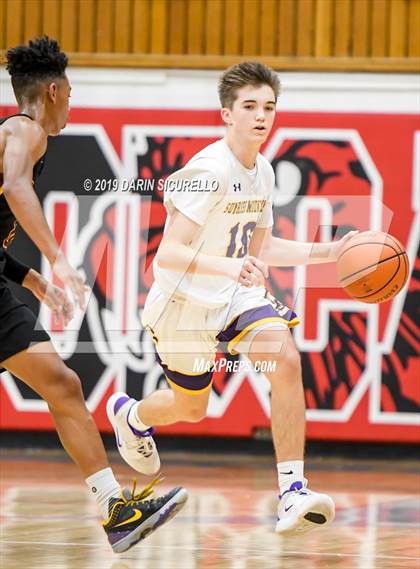 Thumbnail 2 in Sunrise Mountain vs. Mountain Pointe (PUHSD Coyote Classic) photogallery.