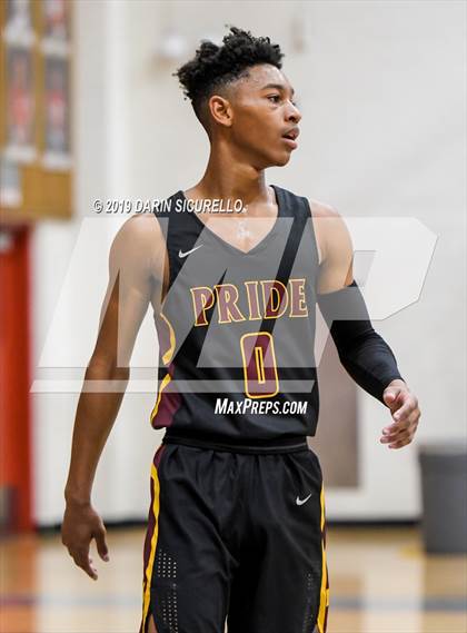 Thumbnail 3 in Sunrise Mountain vs. Mountain Pointe (PUHSD Coyote Classic) photogallery.