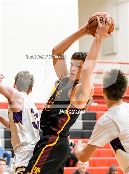 Thumbnail 3 in Sunrise Mountain vs. Mountain Pointe (PUHSD Coyote Classic) photogallery.