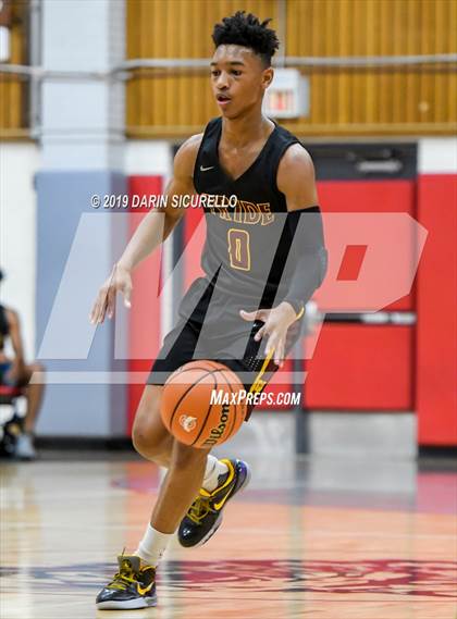 Thumbnail 2 in Sunrise Mountain vs. Mountain Pointe (PUHSD Coyote Classic) photogallery.