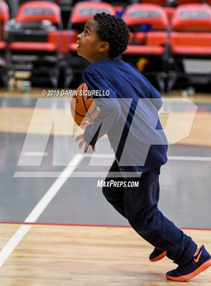 Thumbnail 2 in Sunrise Mountain vs. Mountain Pointe (PUHSD Coyote Classic) photogallery.