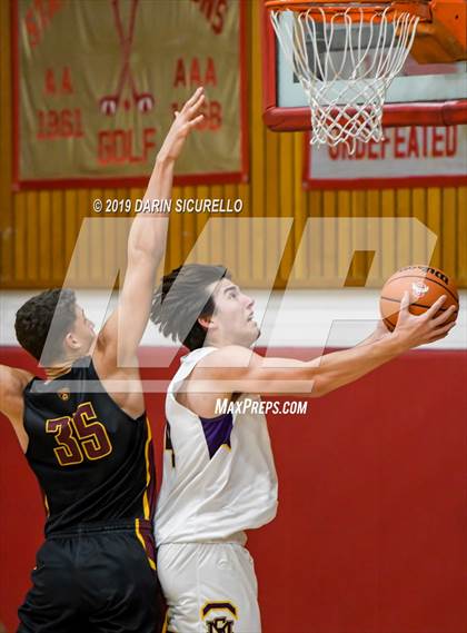 Thumbnail 3 in Sunrise Mountain vs. Mountain Pointe (PUHSD Coyote Classic) photogallery.
