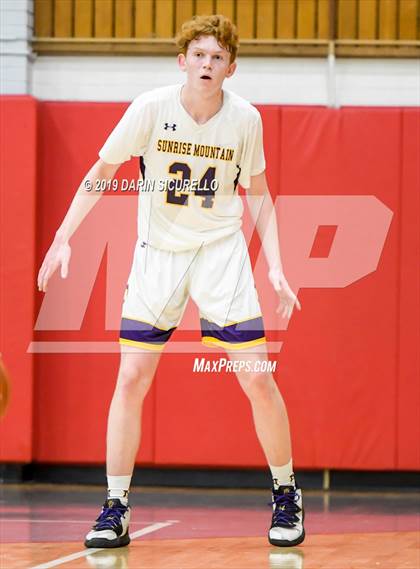 Thumbnail 2 in Sunrise Mountain vs. Mountain Pointe (PUHSD Coyote Classic) photogallery.