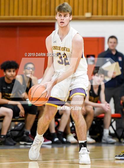 Thumbnail 2 in Sunrise Mountain vs. Mountain Pointe (PUHSD Coyote Classic) photogallery.