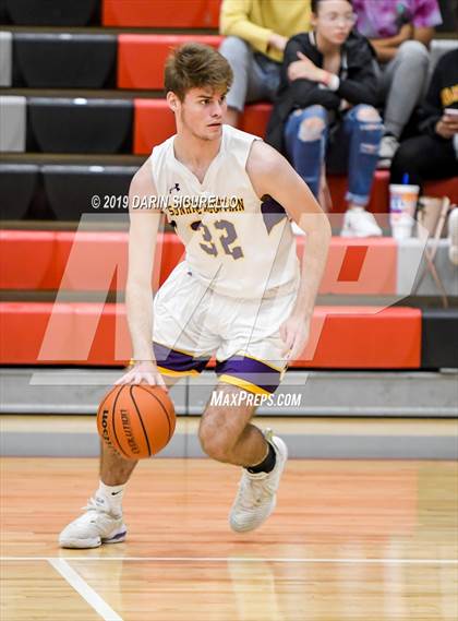 Thumbnail 2 in Sunrise Mountain vs. Mountain Pointe (PUHSD Coyote Classic) photogallery.