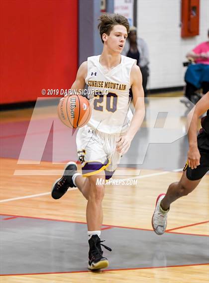 Thumbnail 3 in Sunrise Mountain vs. Mountain Pointe (PUHSD Coyote Classic) photogallery.