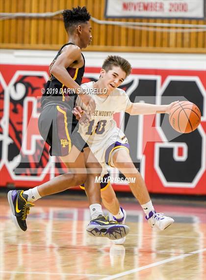 Thumbnail 3 in Sunrise Mountain vs. Mountain Pointe (PUHSD Coyote Classic) photogallery.