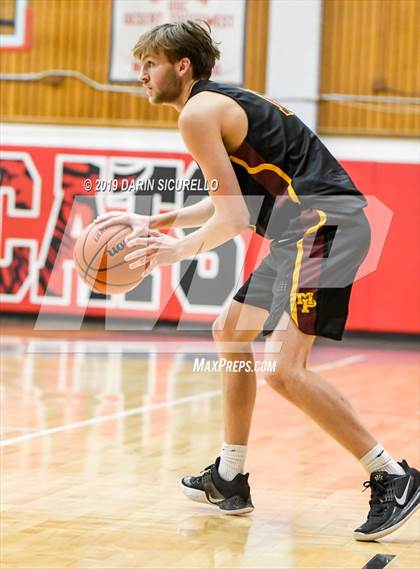 Thumbnail 2 in Sunrise Mountain vs. Mountain Pointe (PUHSD Coyote Classic) photogallery.