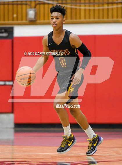 Thumbnail 3 in Sunrise Mountain vs. Mountain Pointe (PUHSD Coyote Classic) photogallery.