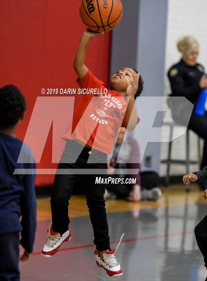 Thumbnail 2 in Sunrise Mountain vs. Mountain Pointe (PUHSD Coyote Classic) photogallery.