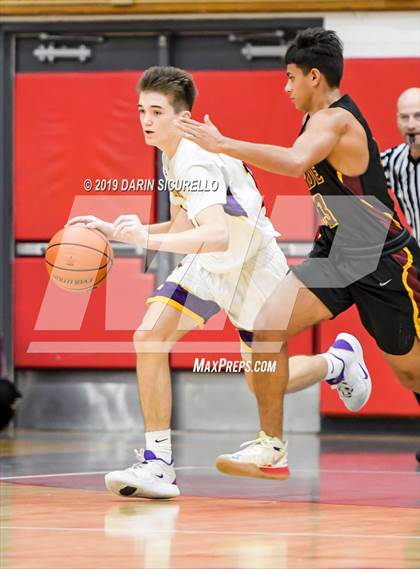 Thumbnail 3 in Sunrise Mountain vs. Mountain Pointe (PUHSD Coyote Classic) photogallery.