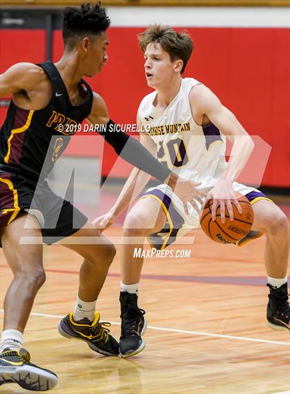 Thumbnail 3 in Sunrise Mountain vs. Mountain Pointe (PUHSD Coyote Classic) photogallery.