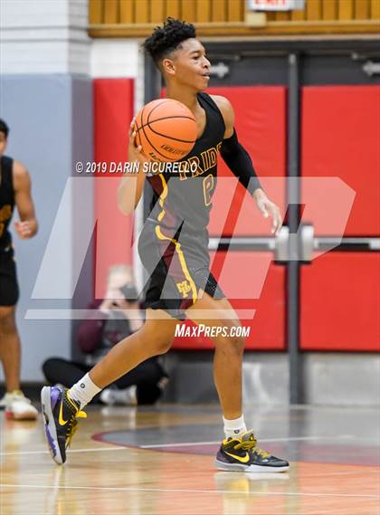 Thumbnail 3 in Sunrise Mountain vs. Mountain Pointe (PUHSD Coyote Classic) photogallery.