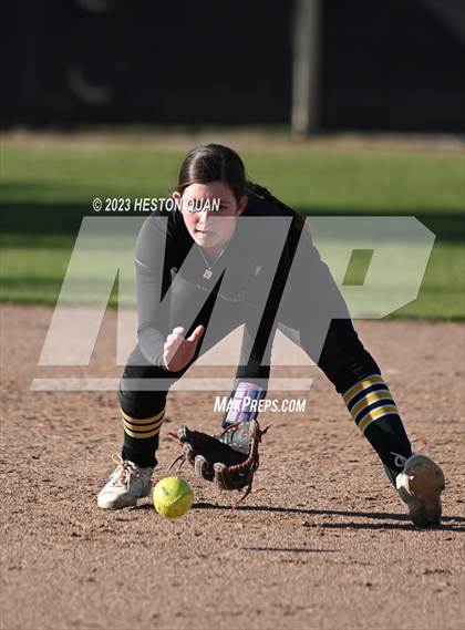 Thumbnail 2 in Brea Olinda @ Canyon photogallery.