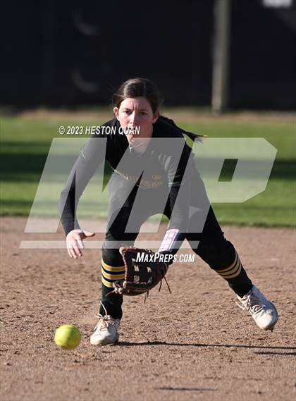 Thumbnail 1 in Brea Olinda @ Canyon photogallery.