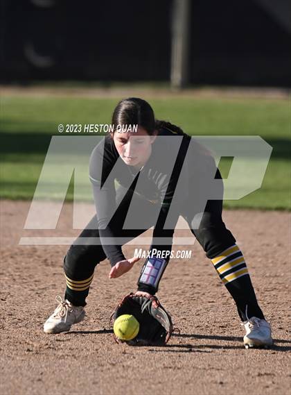 Thumbnail 3 in Brea Olinda @ Canyon photogallery.