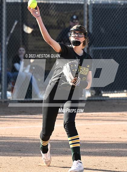 Thumbnail 3 in Brea Olinda @ Canyon photogallery.