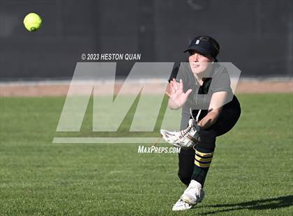 Thumbnail 1 in Brea Olinda @ Canyon photogallery.
