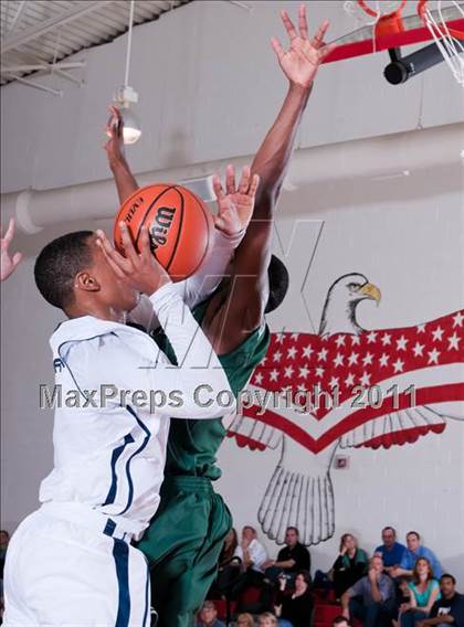 Thumbnail 3 in Bishop Gorman vs. Grace Prep photogallery.
