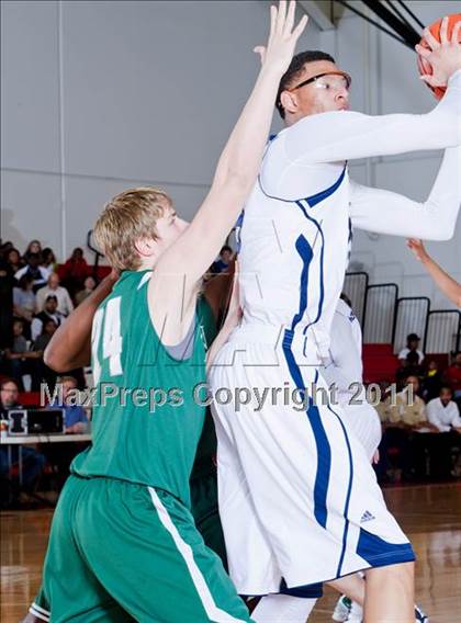 Thumbnail 3 in Bishop Gorman vs. Grace Prep photogallery.