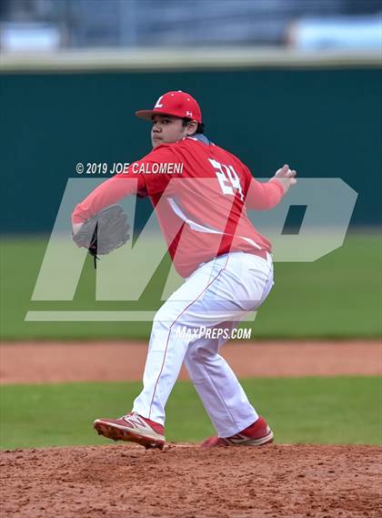 Thumbnail 3 in Lee [Robert E.] vs Clark (NISD Baseball Tournament) photogallery.