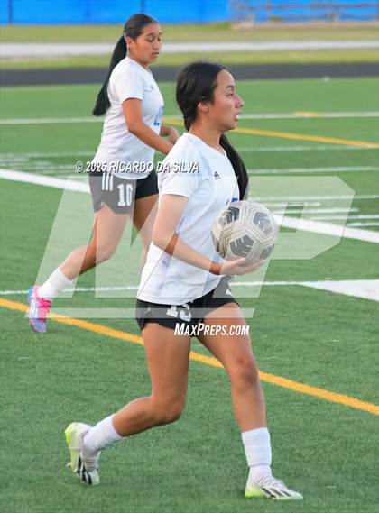 Thumbnail 2 in The Woodlands vs Aldine (UIL 6A D1 Soccer Bi-District) photogallery.