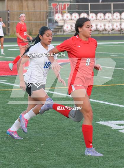 Thumbnail 2 in The Woodlands vs Aldine (UIL 6A D1 Soccer Bi-District) photogallery.