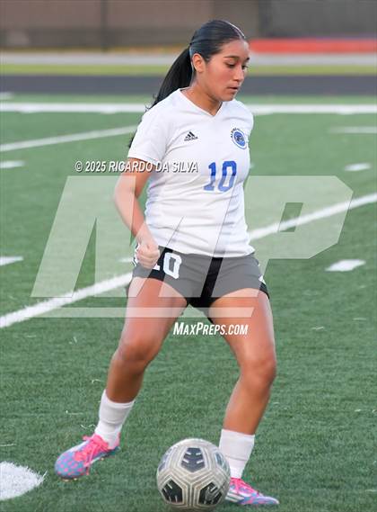 Thumbnail 2 in The Woodlands vs Aldine (UIL 6A D1 Soccer Bi-District) photogallery.