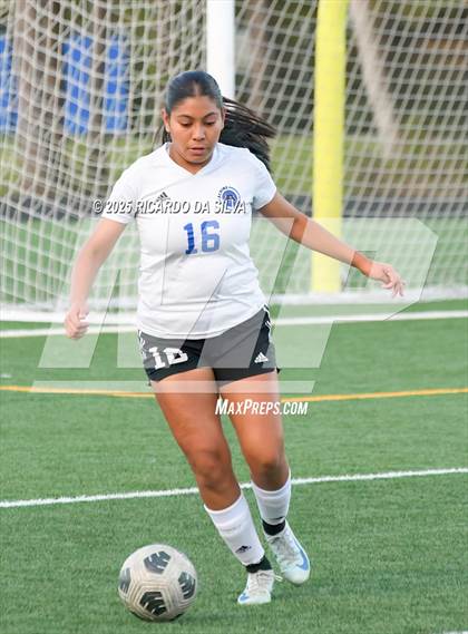 Thumbnail 3 in The Woodlands vs Aldine (UIL 6A D1 Soccer Bi-District) photogallery.