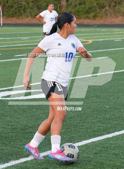 Thumbnail 1 in The Woodlands vs Aldine (UIL 6A D1 Soccer Bi-District) photogallery.